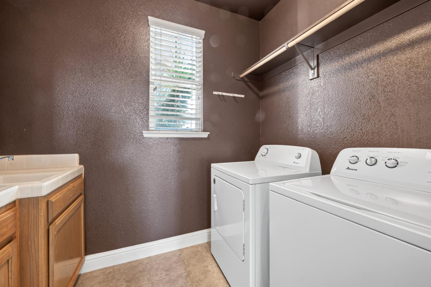 2148 S Purdue Ave, Fresno, CA 93727