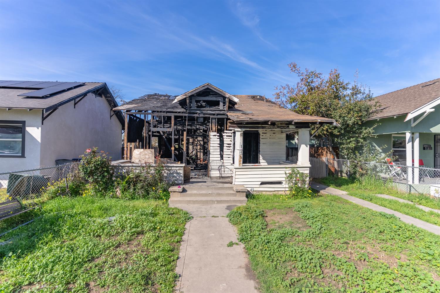 1039 N Roosevelt Ave, Fresno, CA 93728