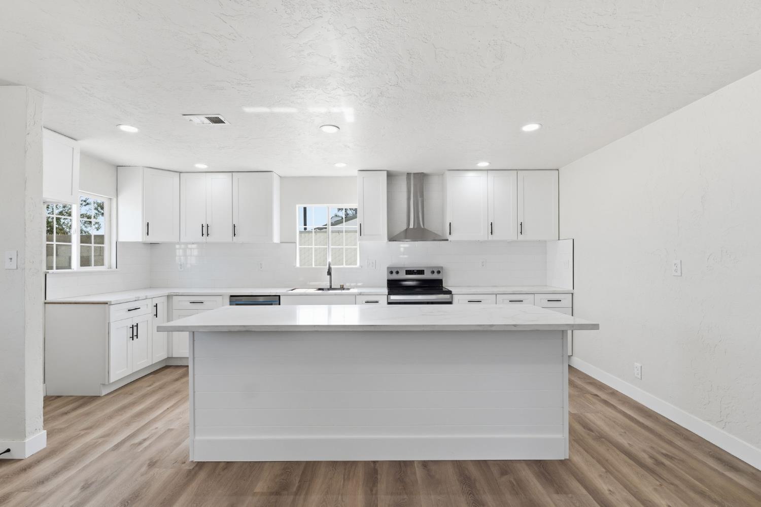 3851 E Marcus Ave, Friant, CA 93626