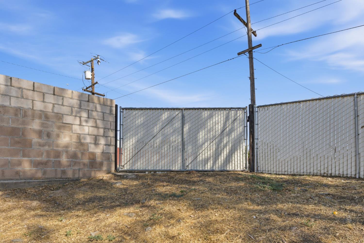 3851 E Marcus Ave, Friant, CA 93626