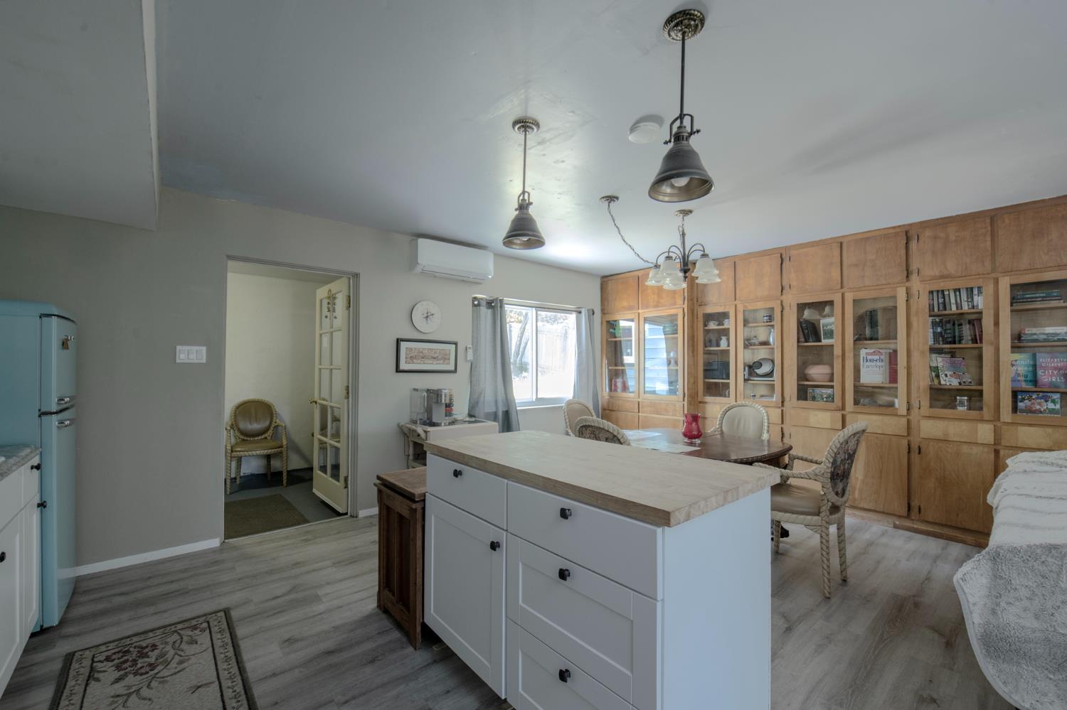 43191 W Sugar Pine Dr, Oakhurst, CA 93644