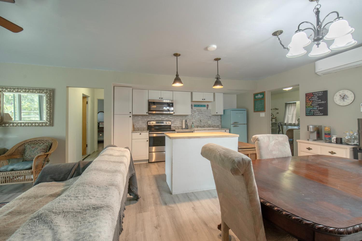 43191 W Sugar Pine Dr, Oakhurst, CA 93644