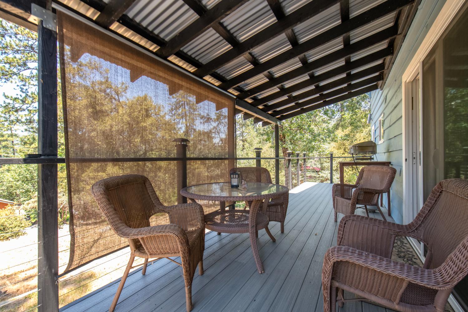 43191 W Sugar Pine Dr, Oakhurst, CA 93644