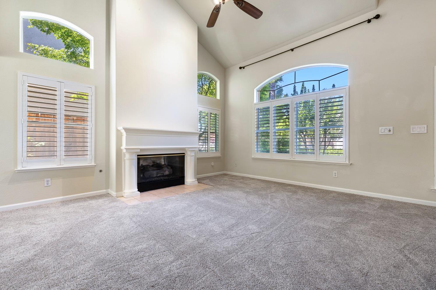 9396 N St Martin Dr, Fresno, CA 93720