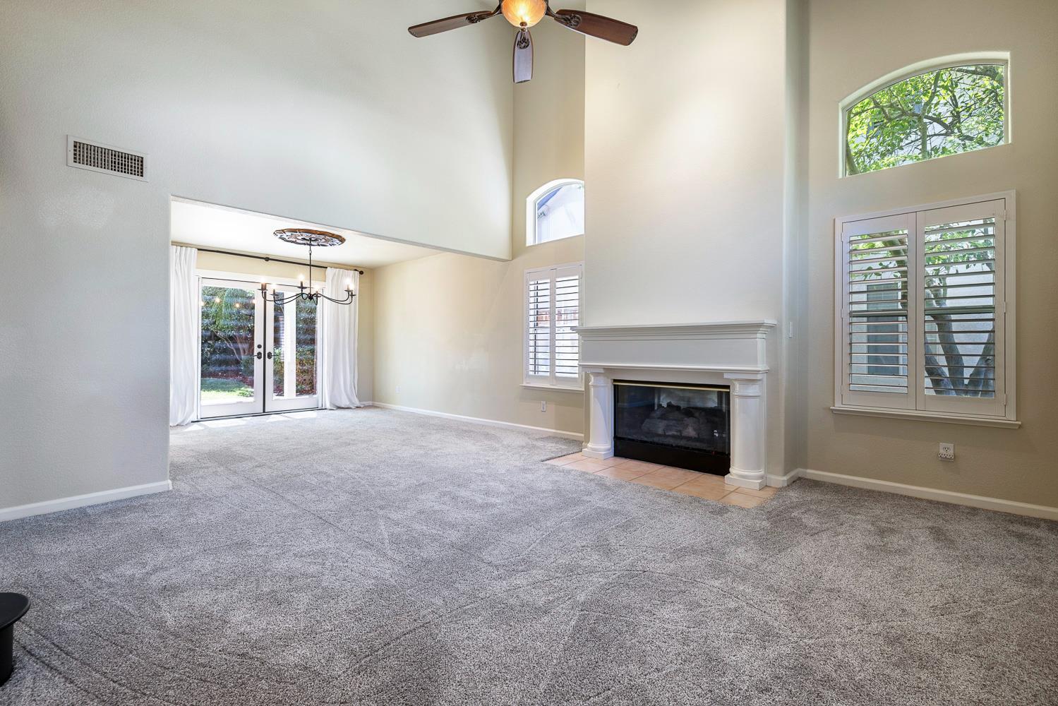 9396 N St Martin Dr, Fresno, CA 93720