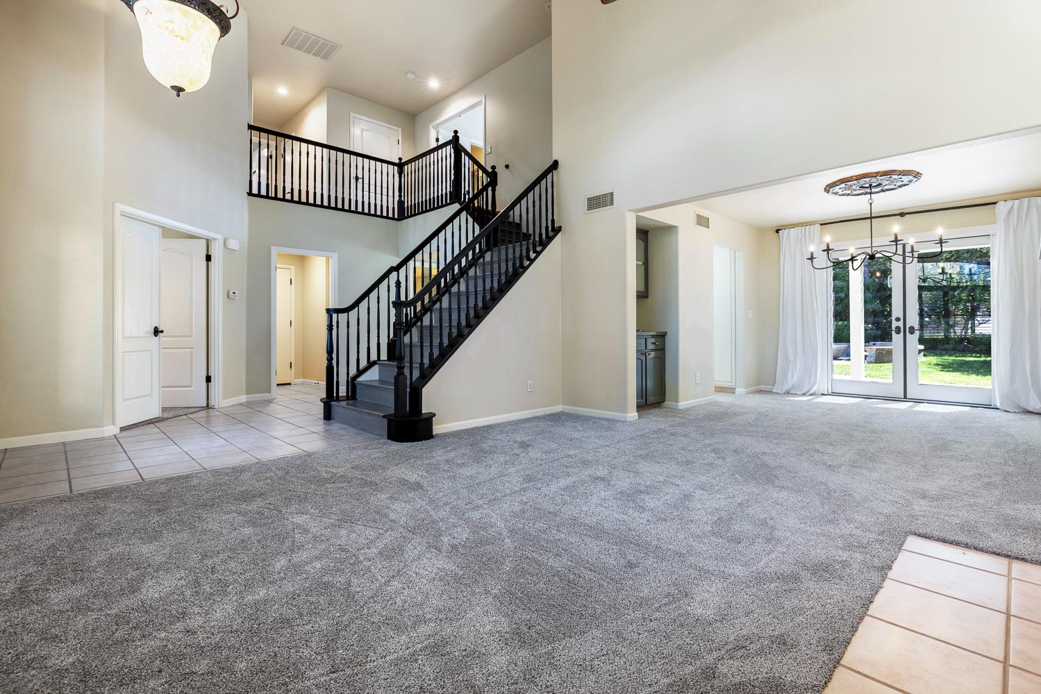 9396 N St Martin Dr, Fresno, CA 93720