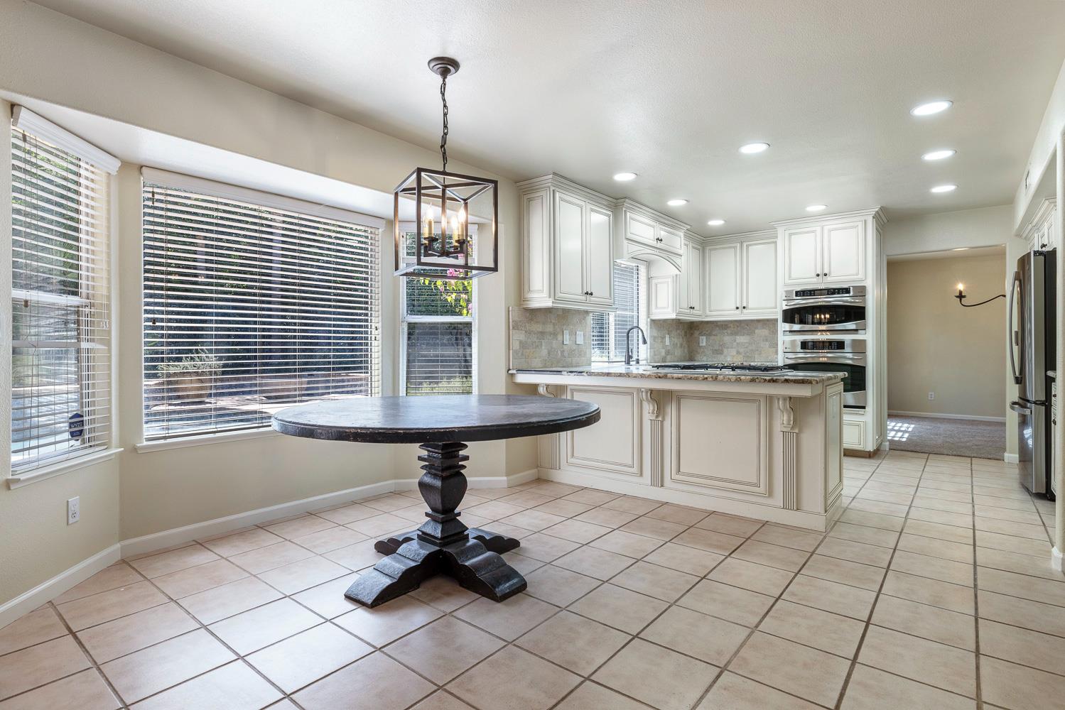 9396 N St Martin Dr, Fresno, CA 93720