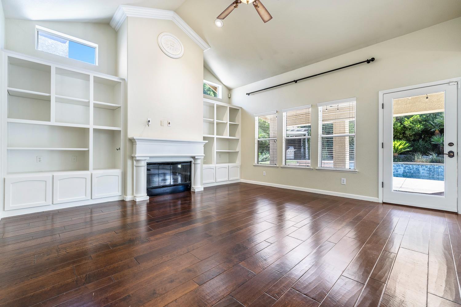 9396 N St Martin Dr, Fresno, CA 93720