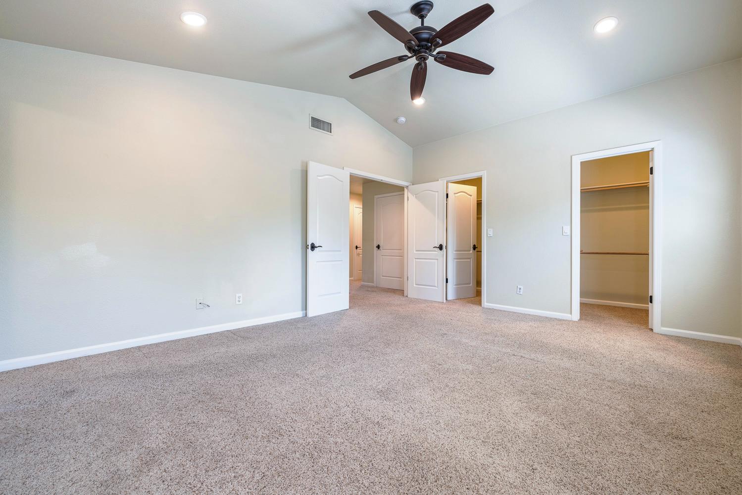 9396 N St Martin Dr, Fresno, CA 93720