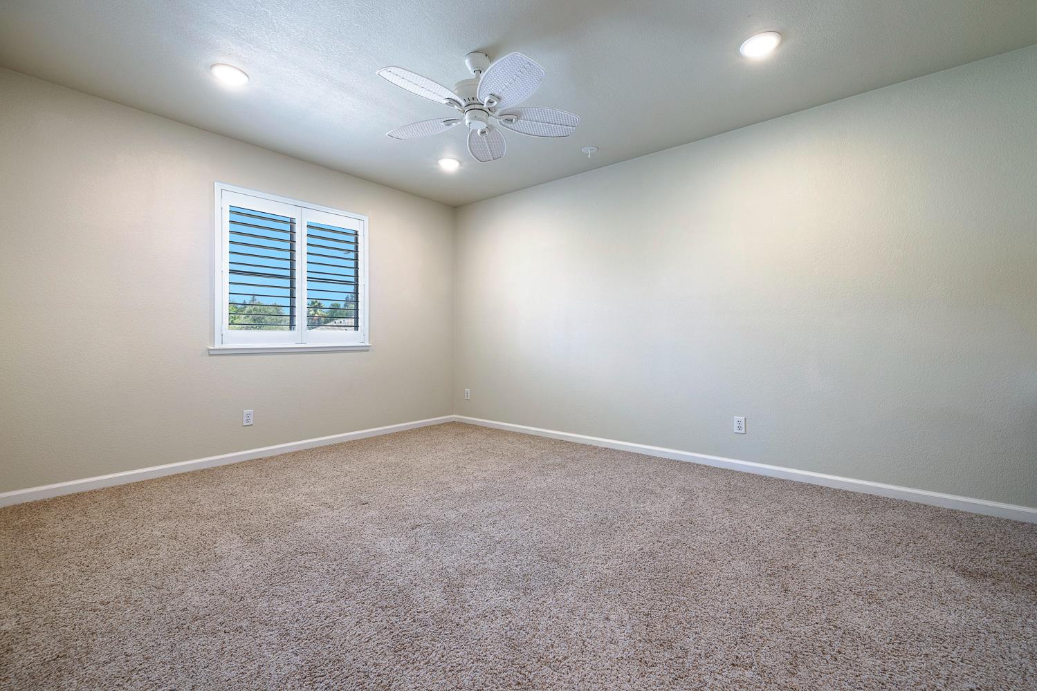 9396 N St Martin Dr, Fresno, CA 93720