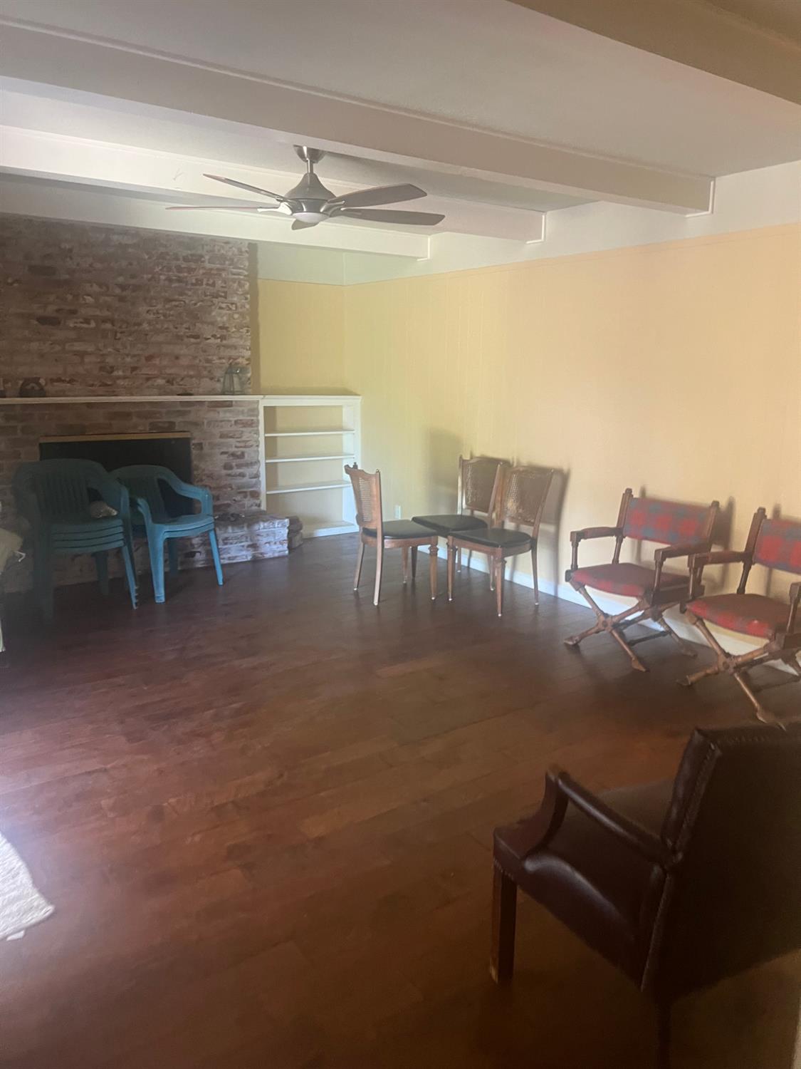 493 W Keats Ave, Fresno, CA 93704
