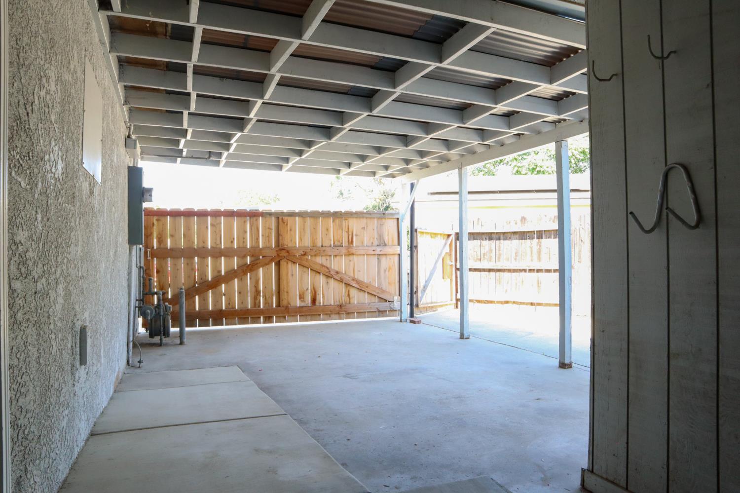1657 E Paul Ave, Fresno, CA 93710