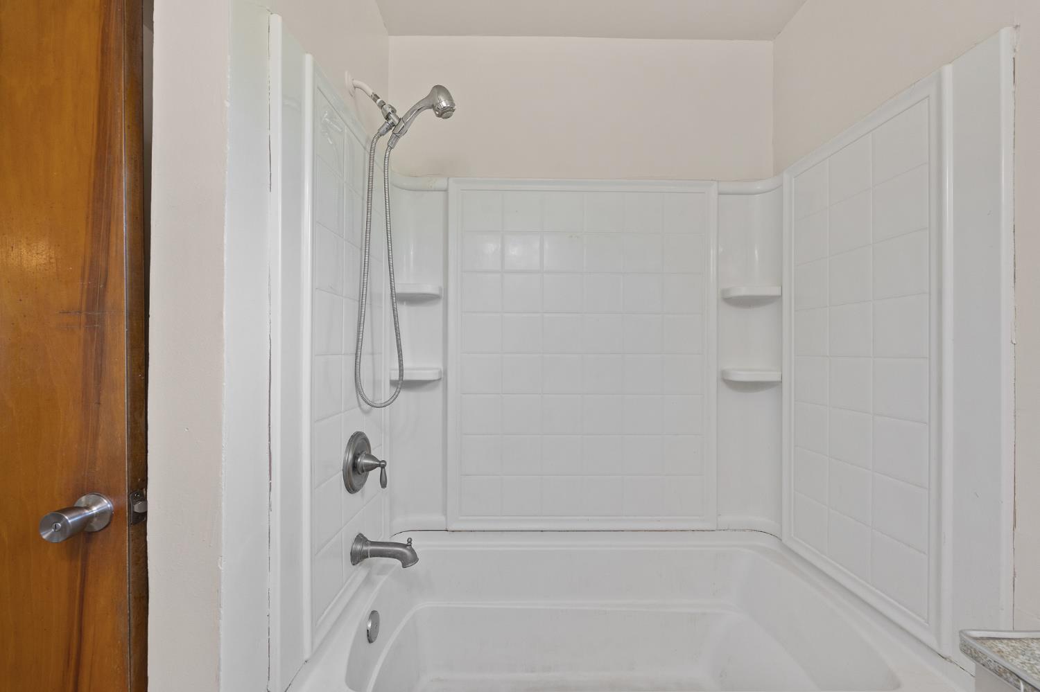 2448 S Lewis Ln, Sanger, CA 93657