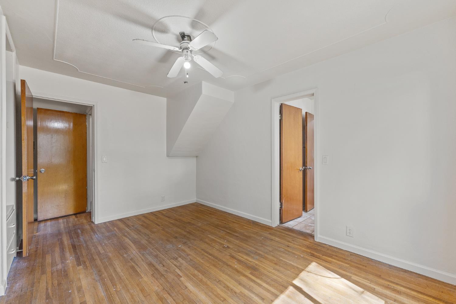 2448 S Lewis Ln, Sanger, CA 93657