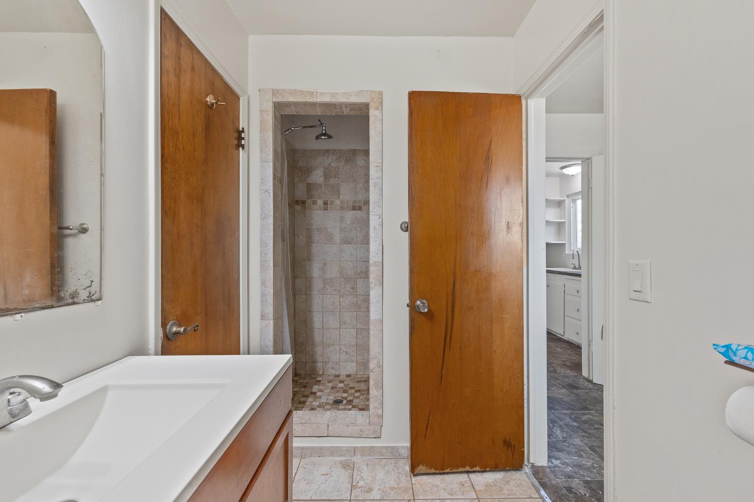 2448 S Lewis Ln, Sanger, CA 93657