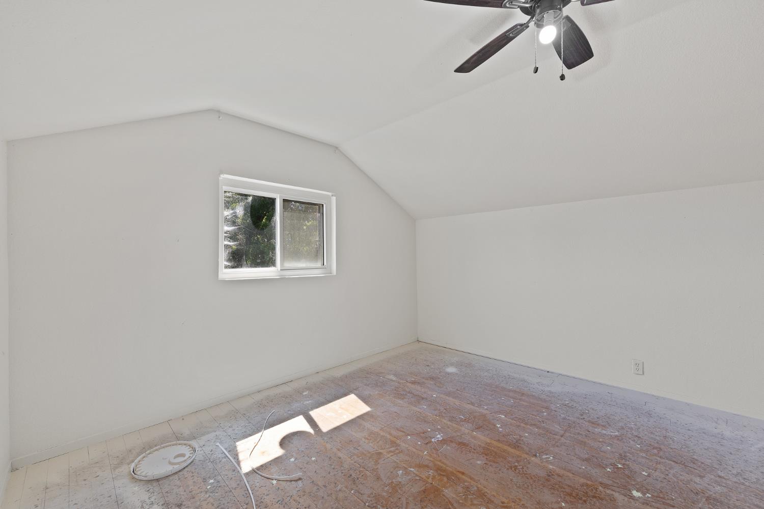 2448 S Lewis Ln, Sanger, CA 93657