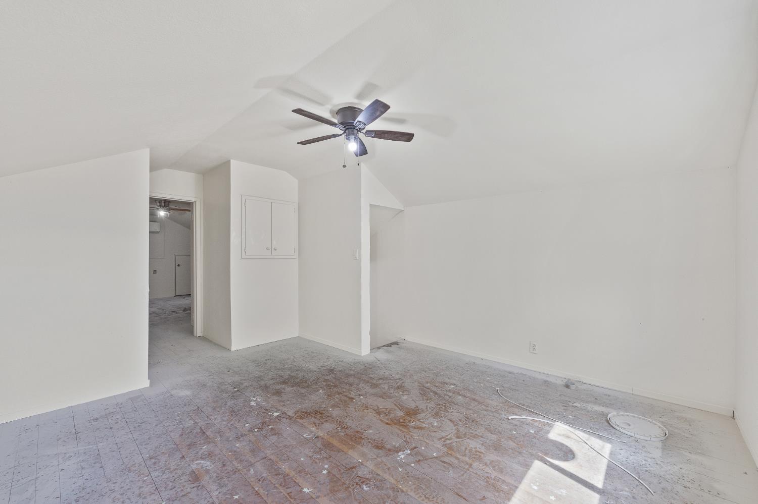 2448 S Lewis Ln, Sanger, CA 93657