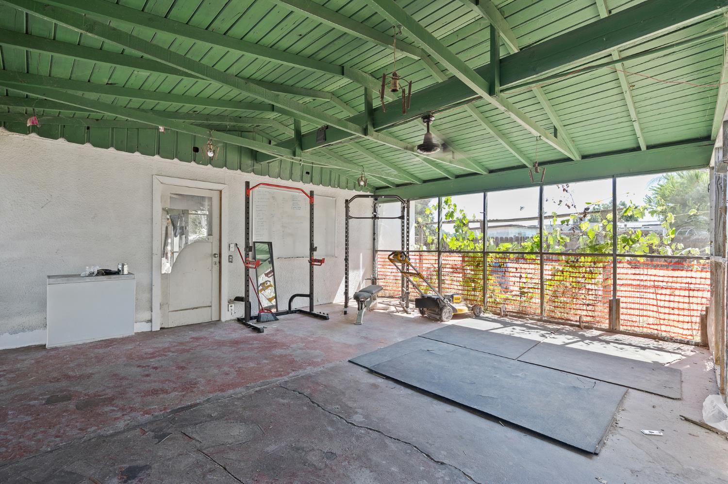 2448 S Lewis Ln, Sanger, CA 93657