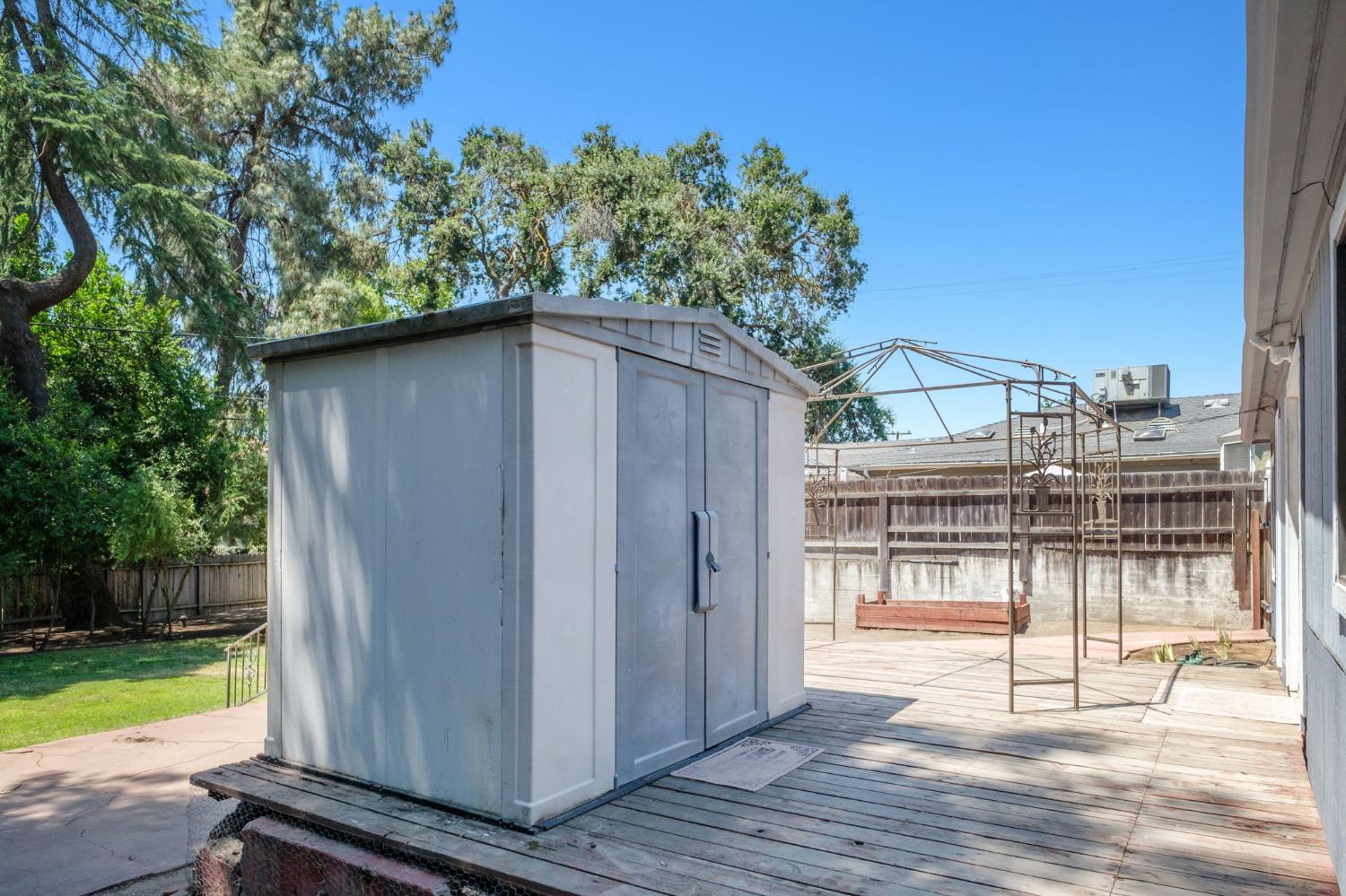 316 E Brown Ave, Fresno, CA 93704