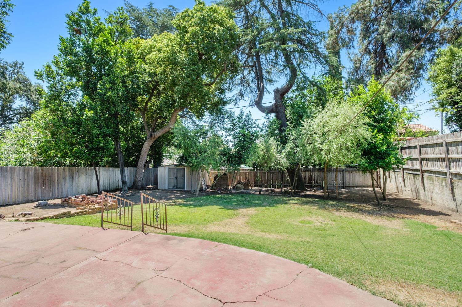 316 E Brown Ave, Fresno, CA 93704