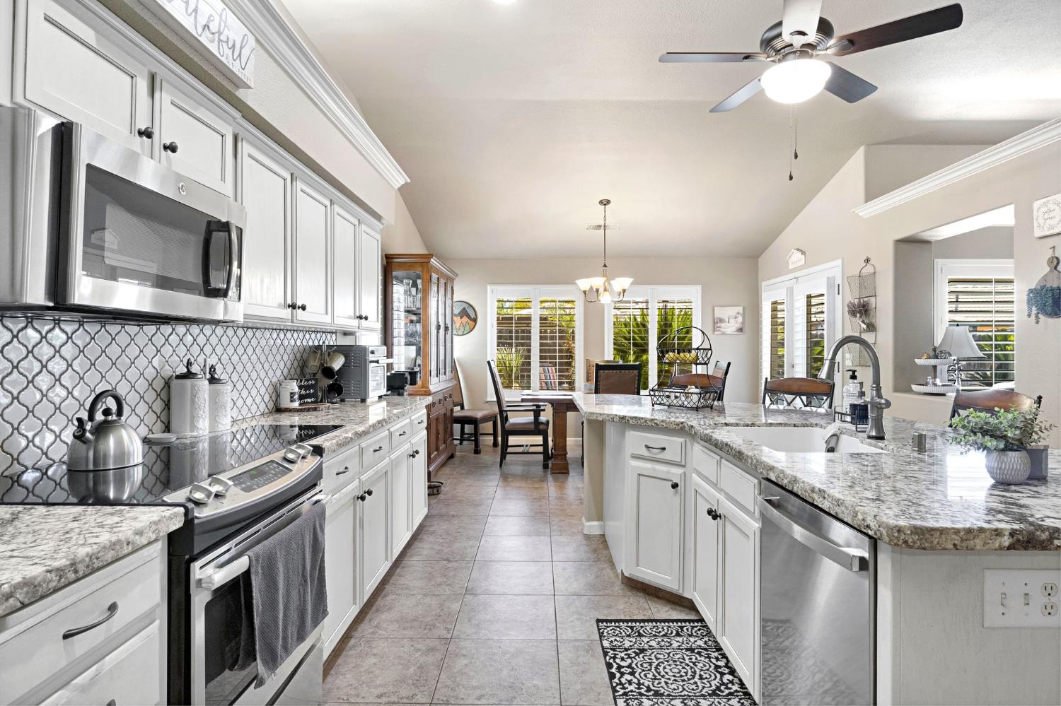 7672 N Dante Ave, Fresno, CA 93722