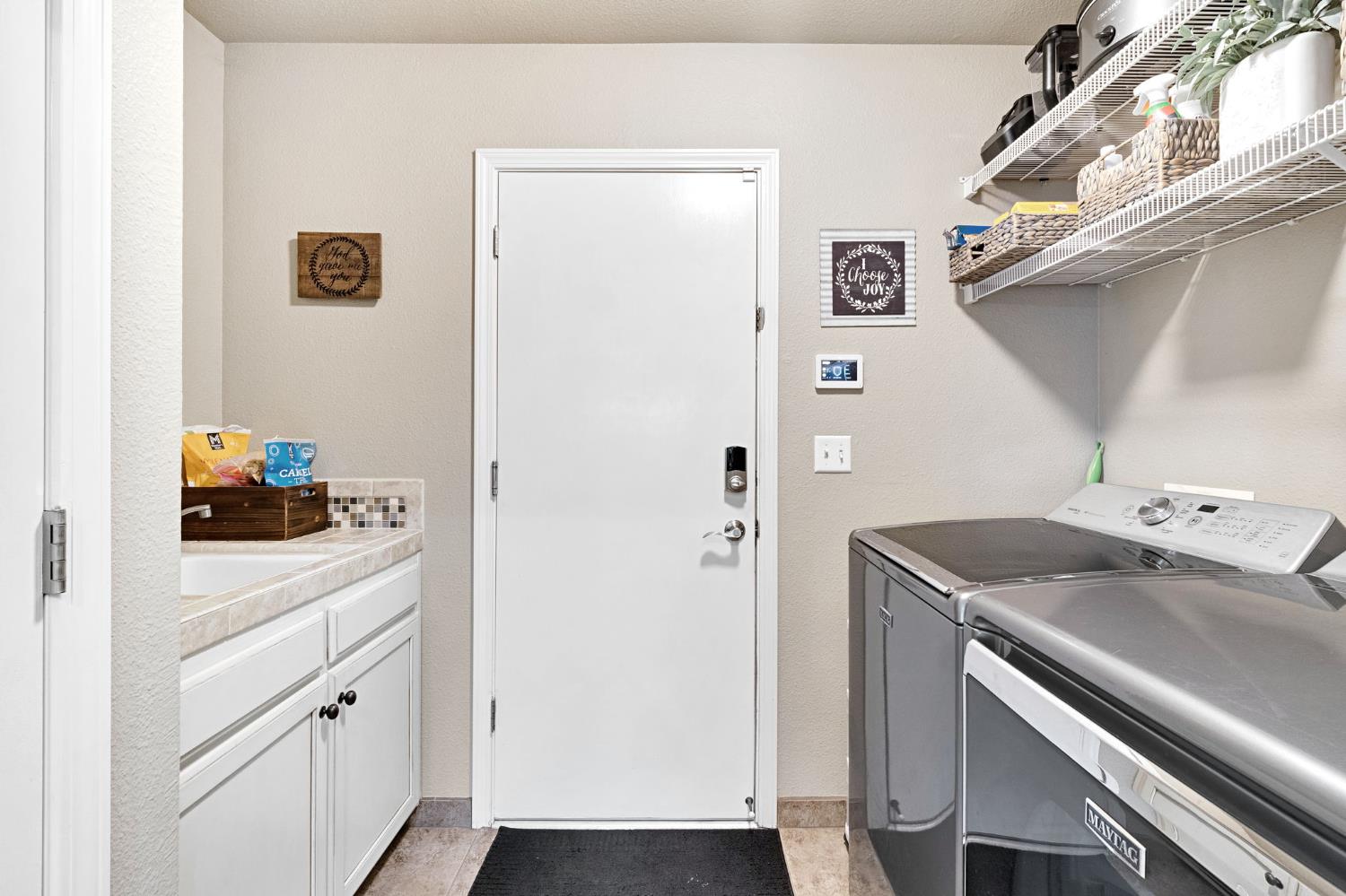 7672 N Dante Ave, Fresno, CA 93722