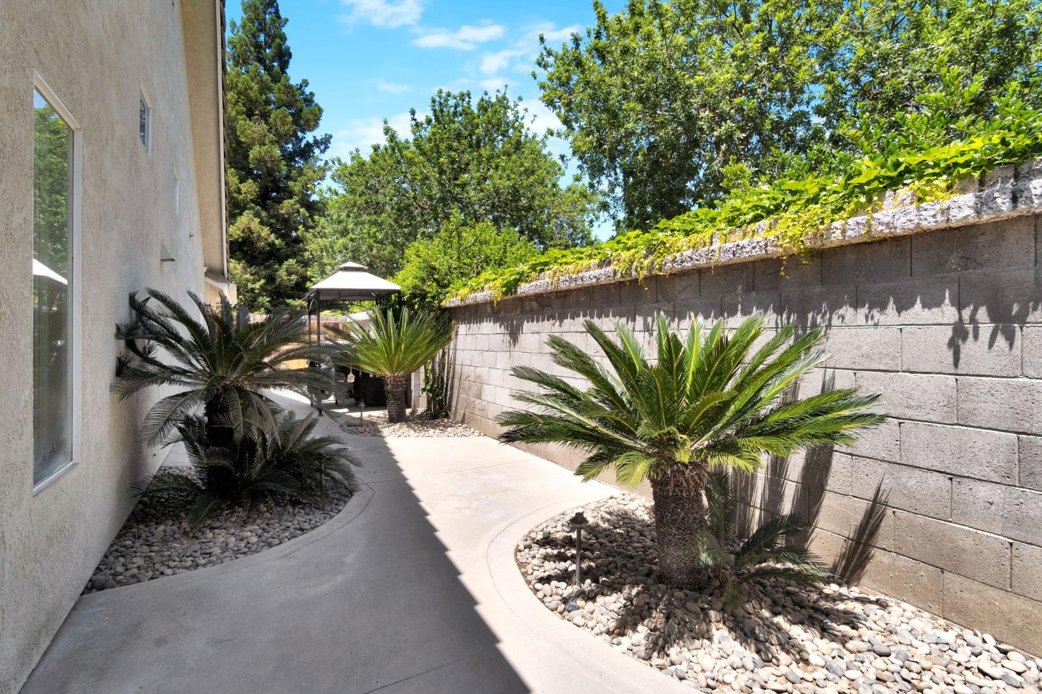 7672 N Dante Ave, Fresno, CA 93722