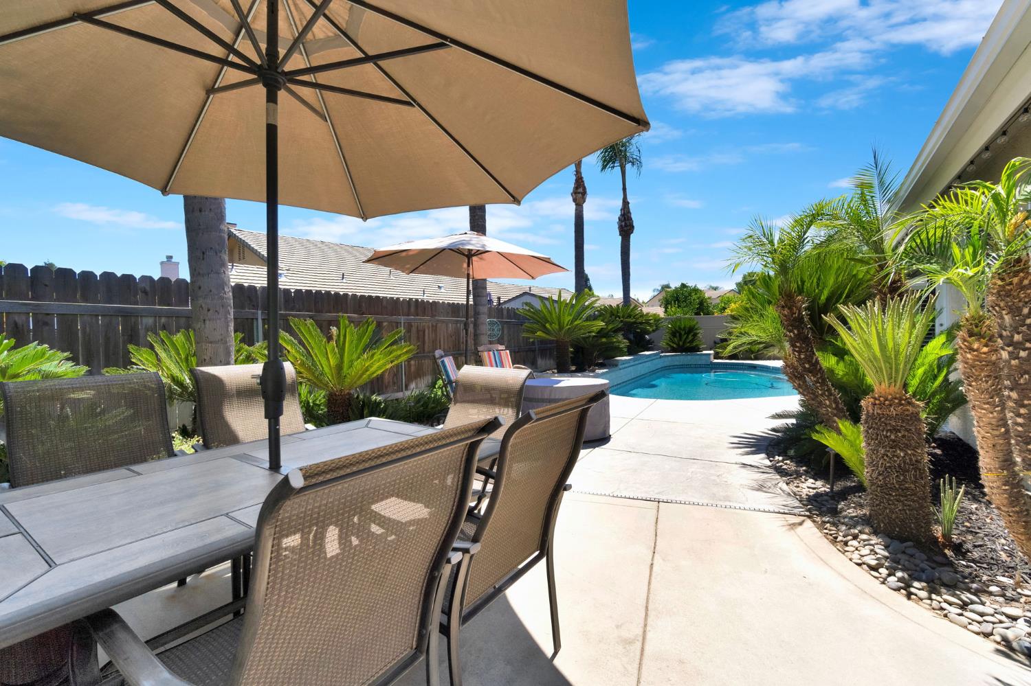 7672 N Dante Ave, Fresno, CA 93722