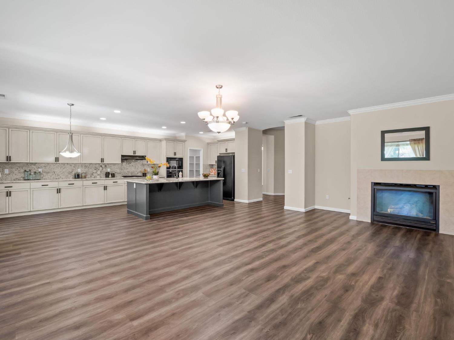2222 Carson Ave, Clovis, CA 93611