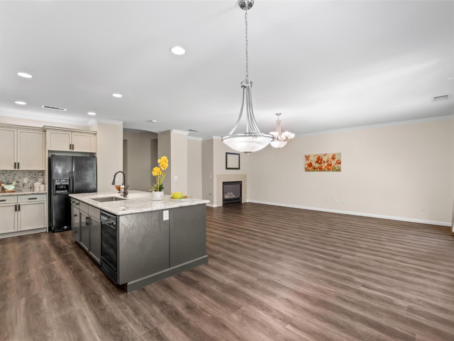2222 Carson Ave, Clovis, CA 93611