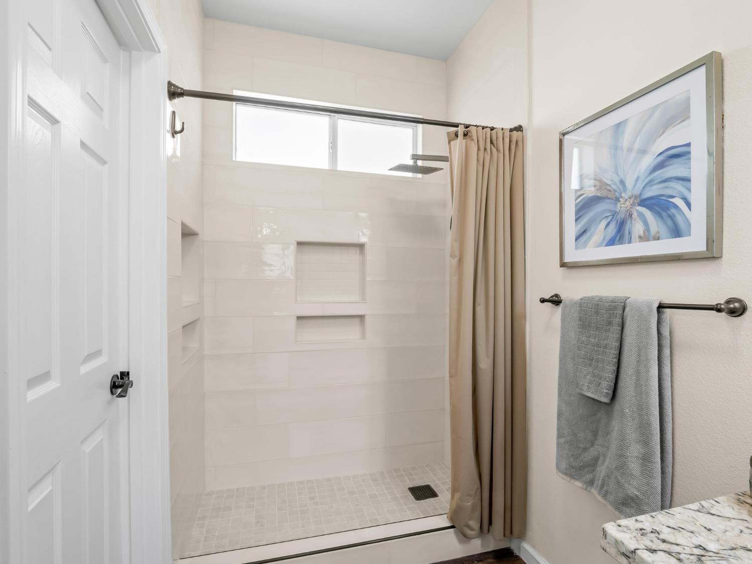 2222 Carson Ave, Clovis, CA 93611