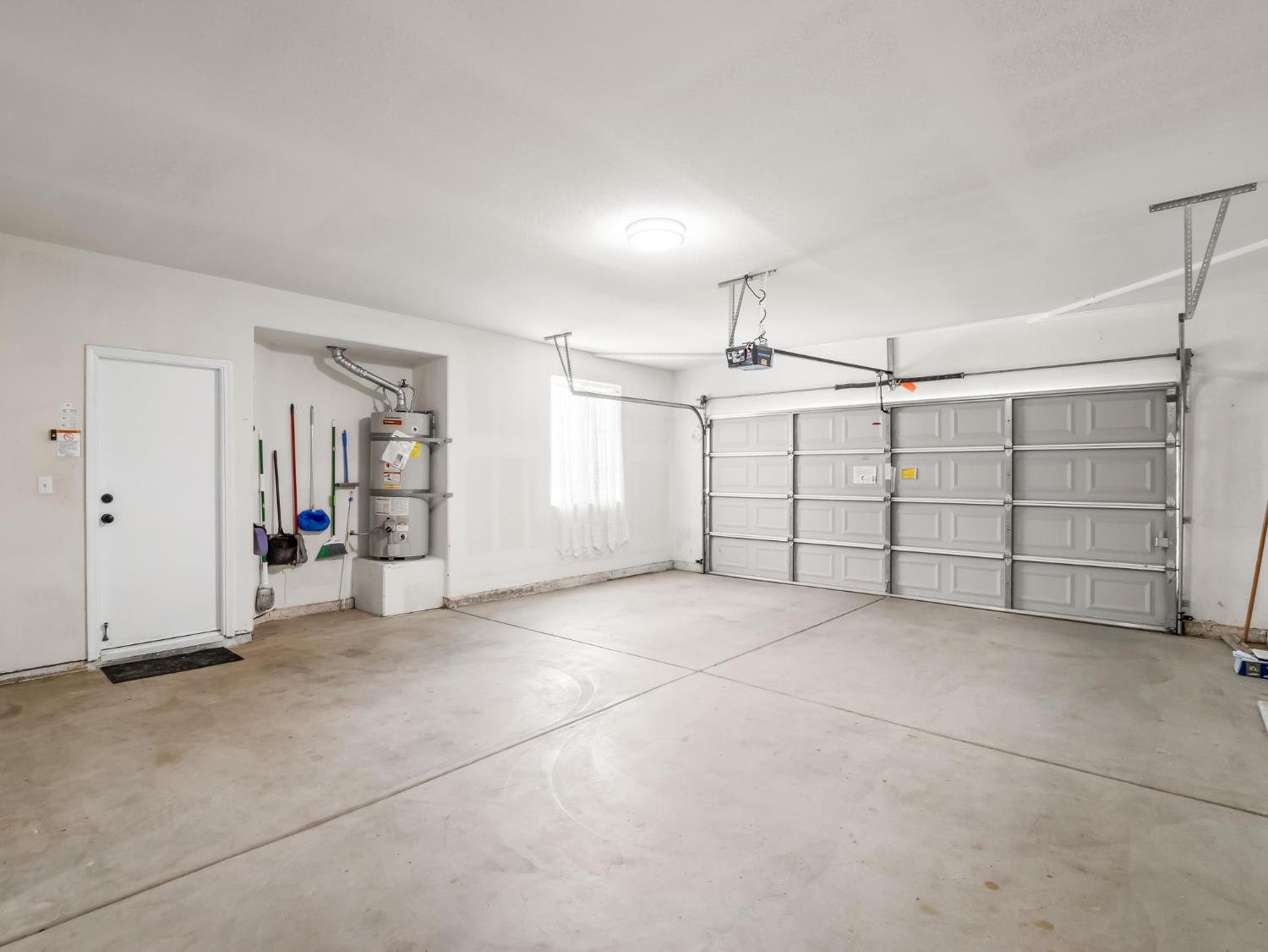 2222 Carson Ave, Clovis, CA 93611