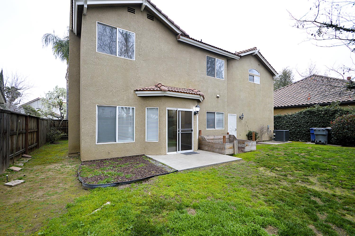 2549 E Jenny Ave, Fresno, CA 93720