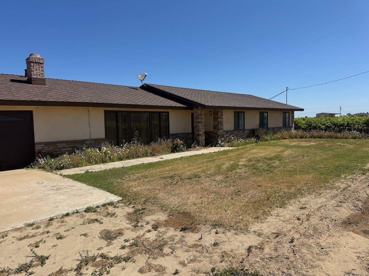 376 E Klepper, Caruthers, CA 93609