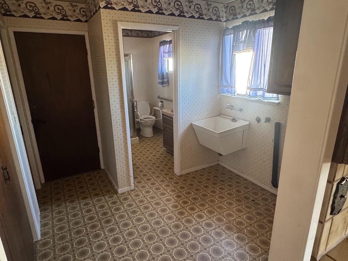 376 E Klepper, Caruthers, CA 93609