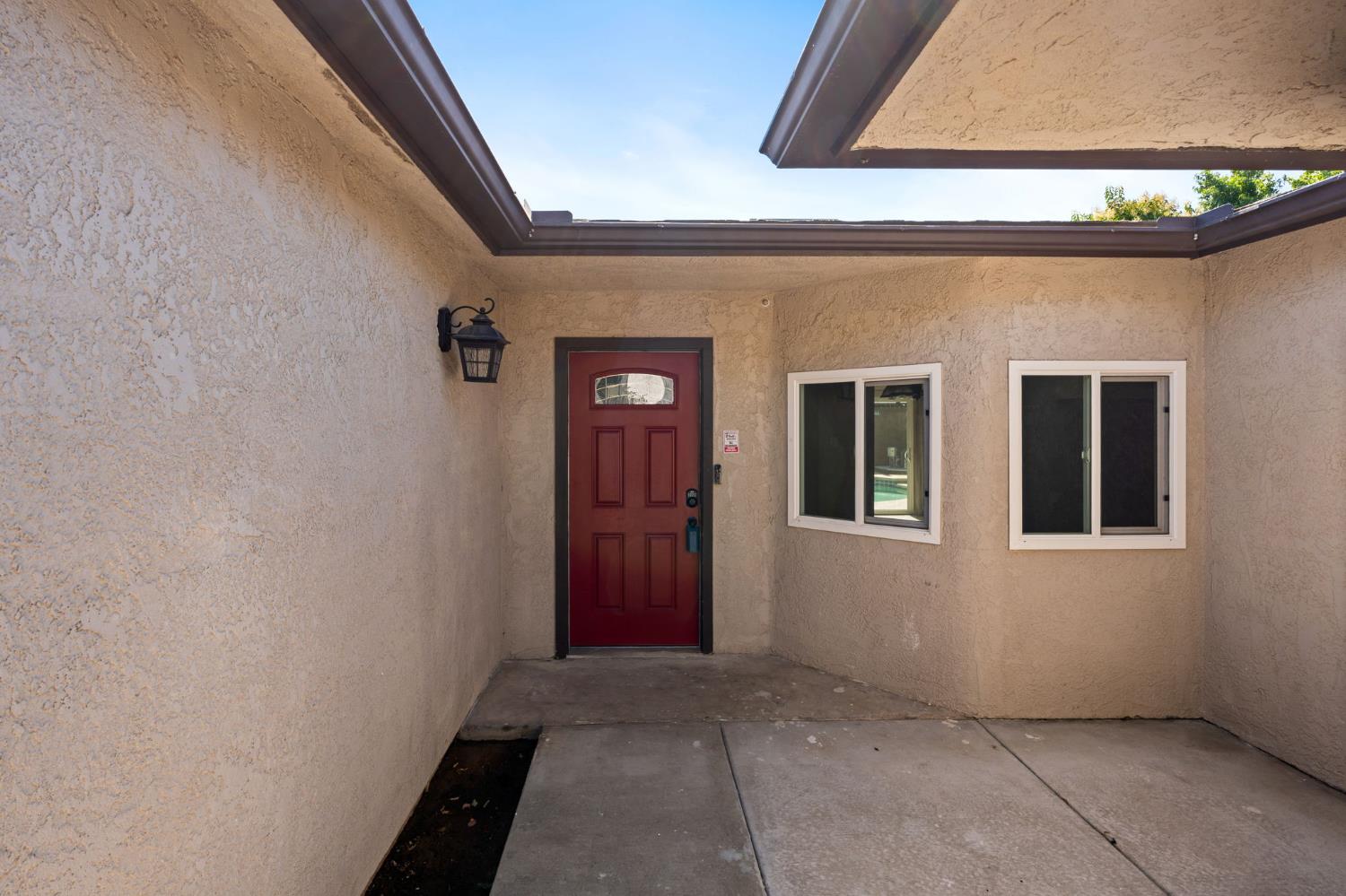 3034 N Marty Ave, Fresno, CA 93722