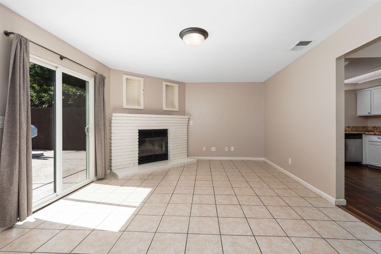 3034 N Marty Ave, Fresno, CA 93722