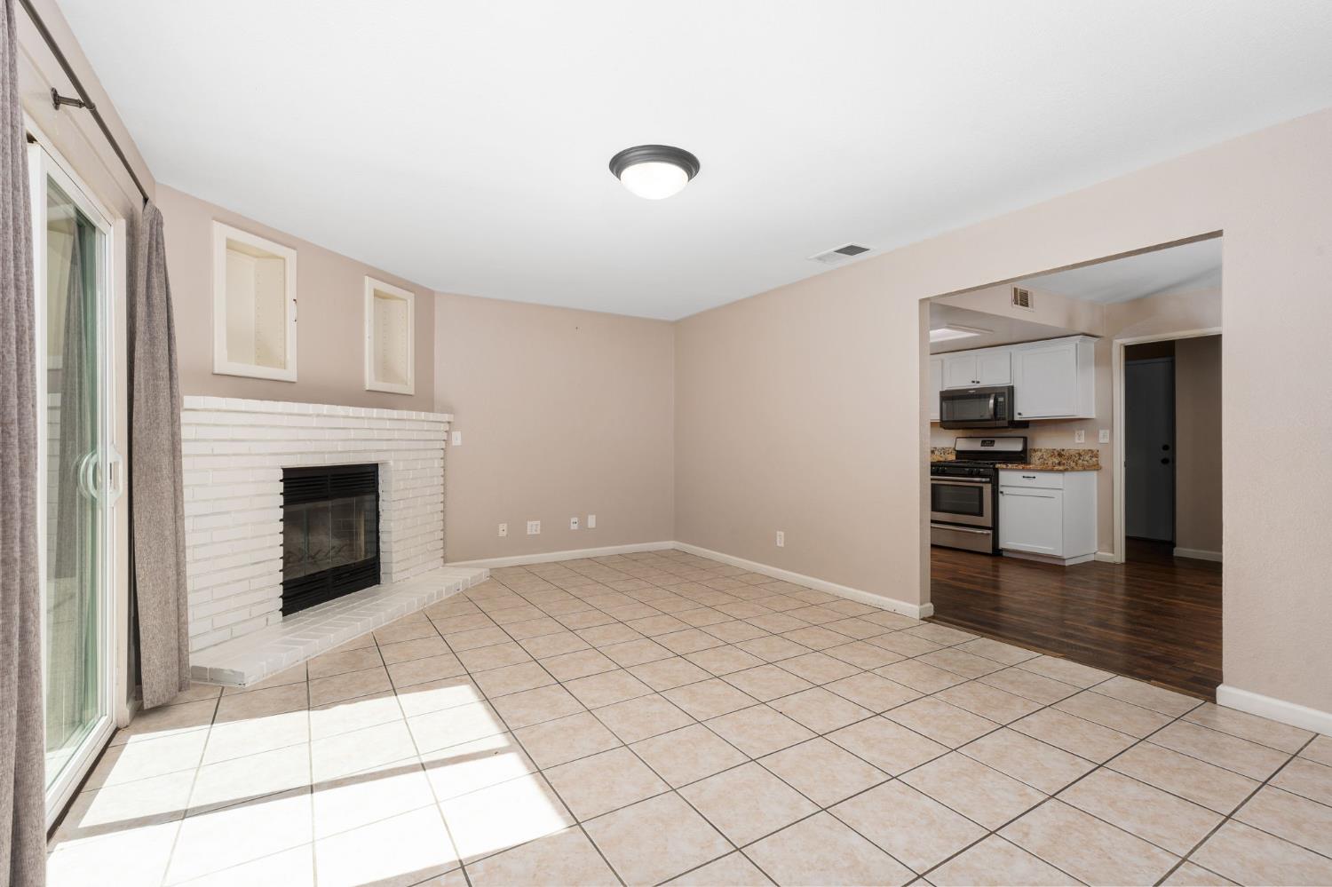 3034 N Marty Ave, Fresno, CA 93722