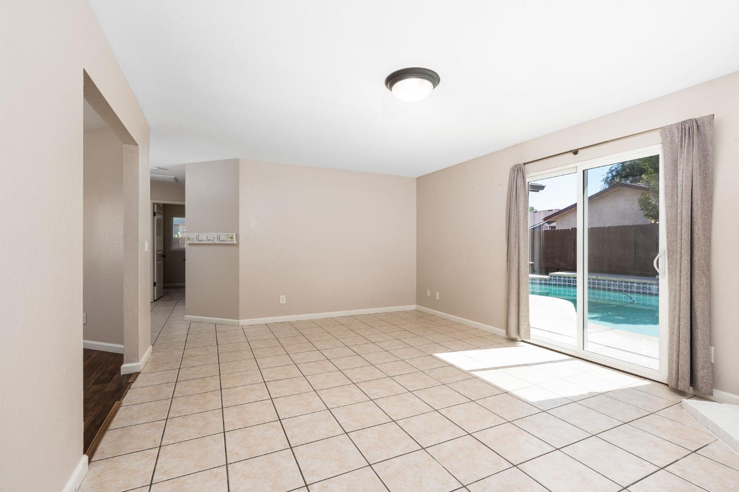 3034 N Marty Ave, Fresno, CA 93722