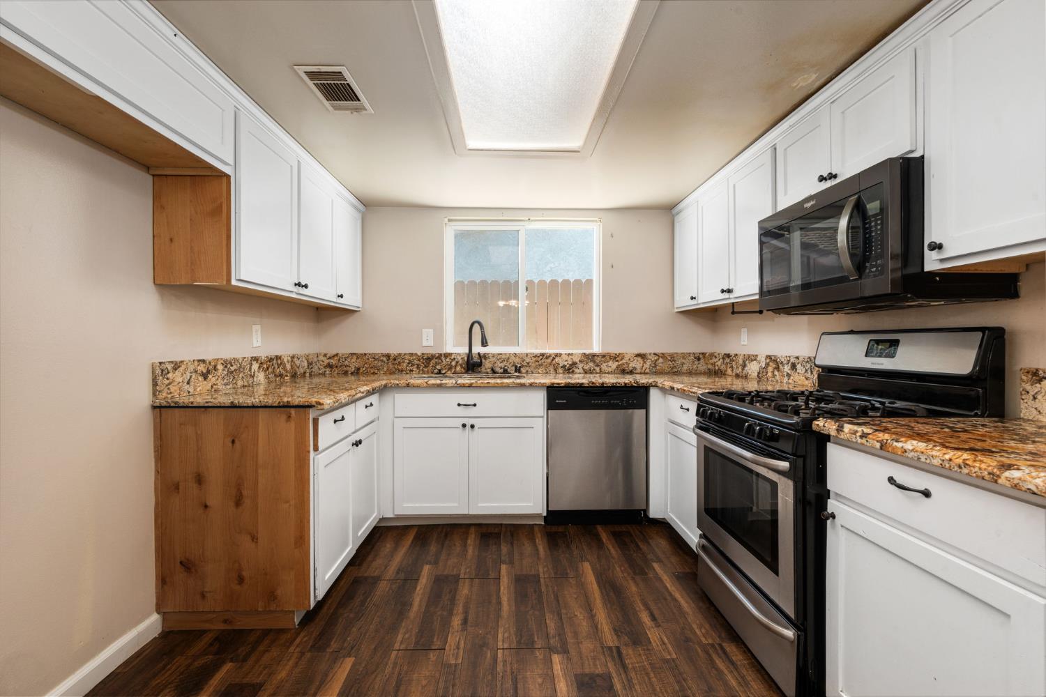 3034 N Marty Ave, Fresno, CA 93722