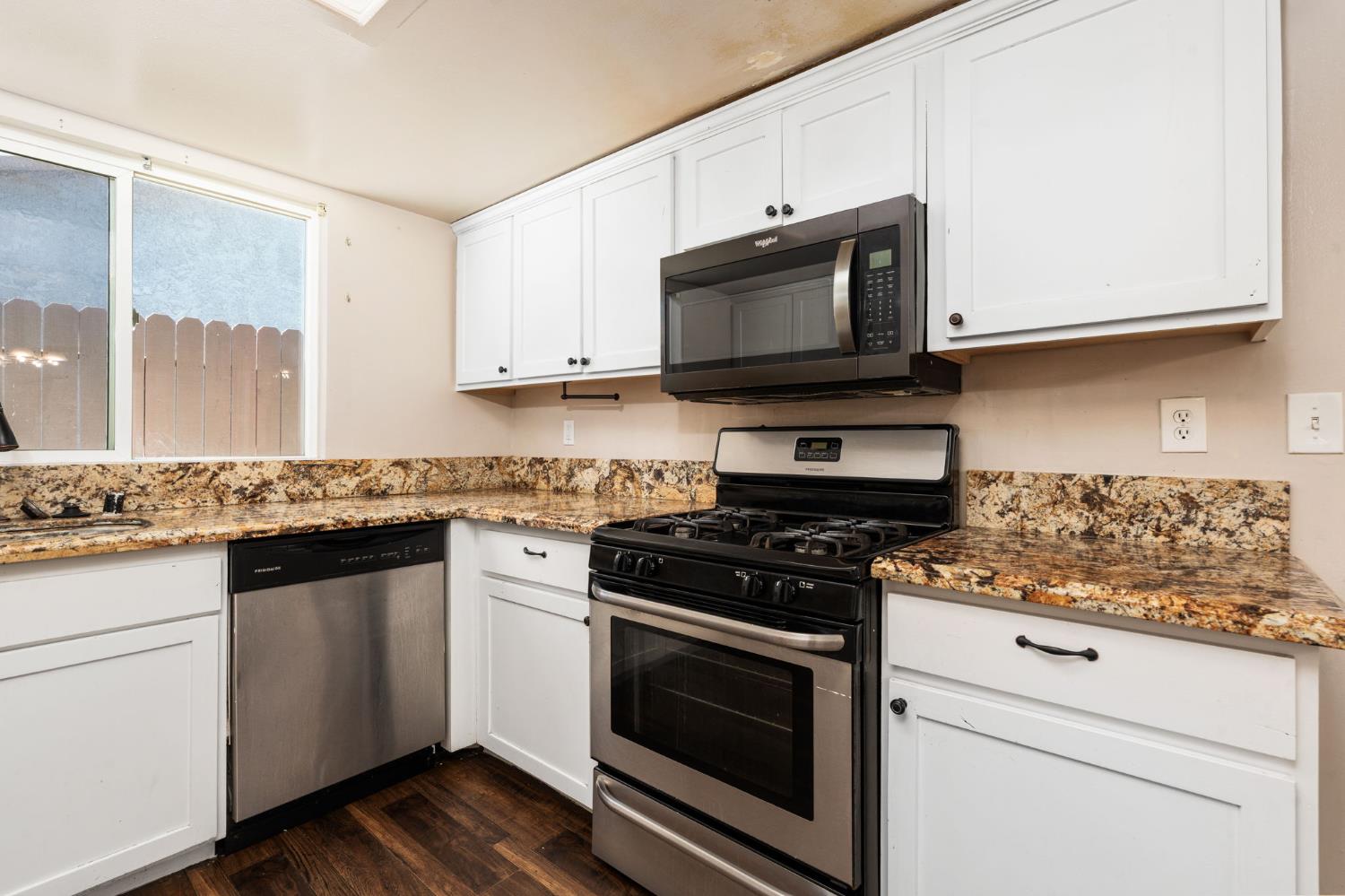 3034 N Marty Ave, Fresno, CA 93722