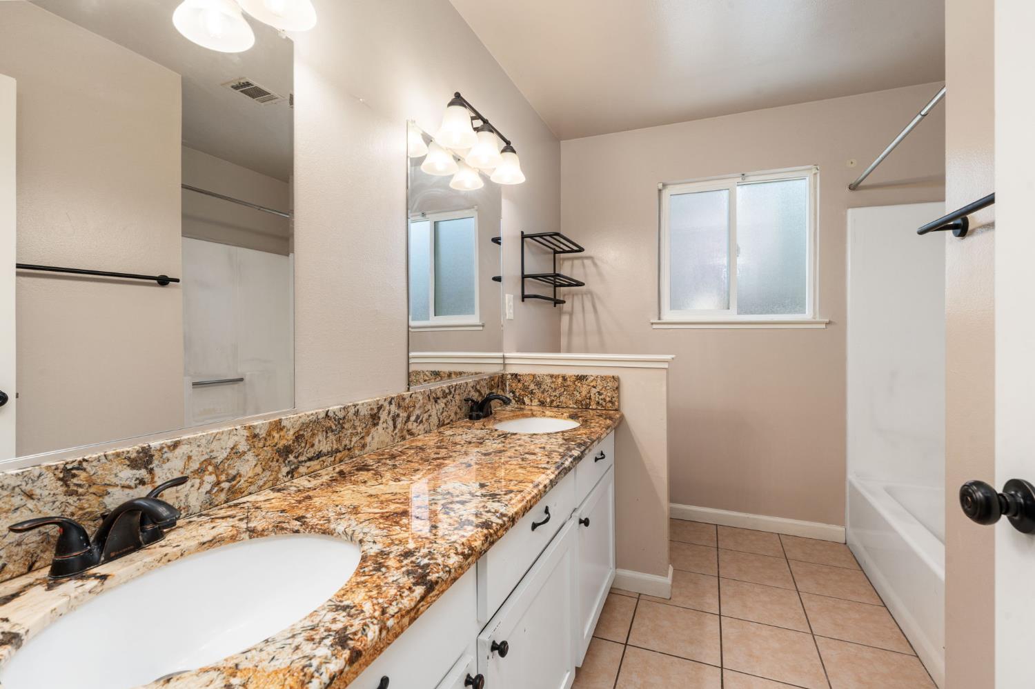 3034 N Marty Ave, Fresno, CA 93722