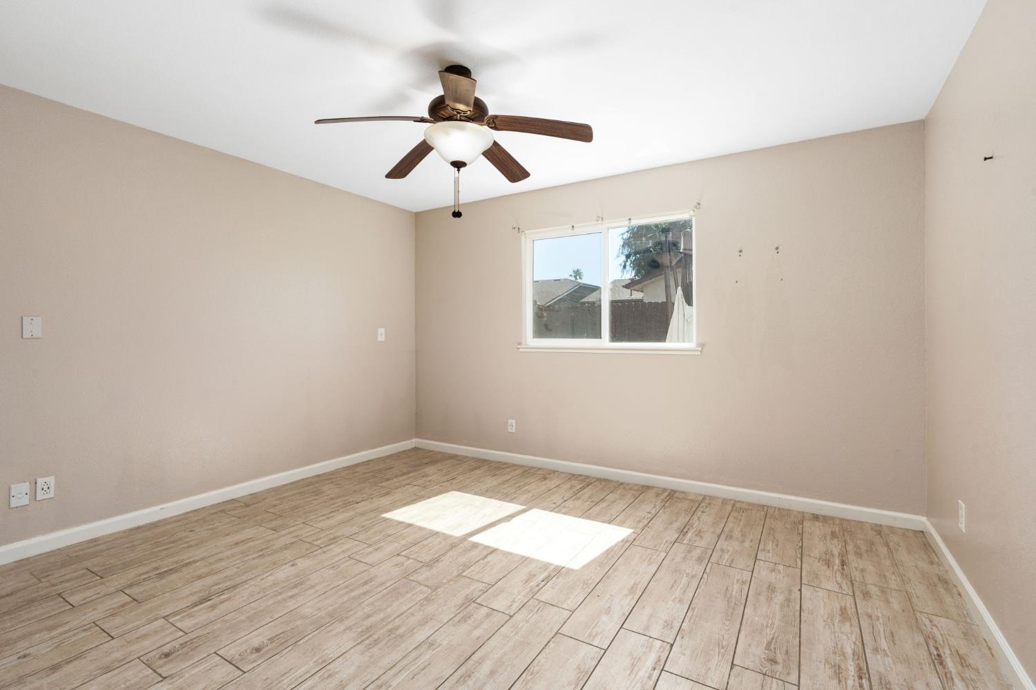 3034 N Marty Ave, Fresno, CA 93722