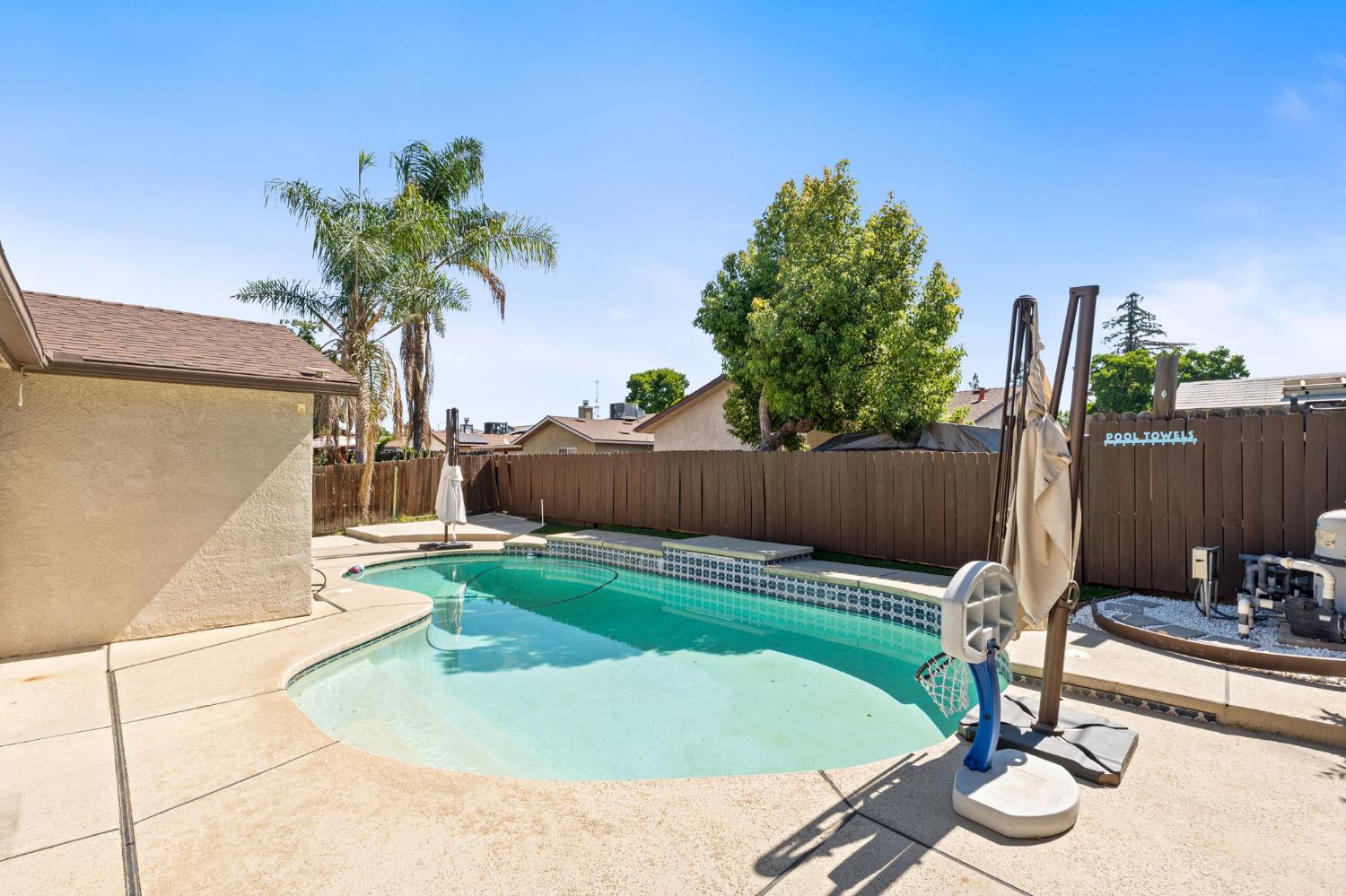 3034 N Marty Ave, Fresno, CA 93722