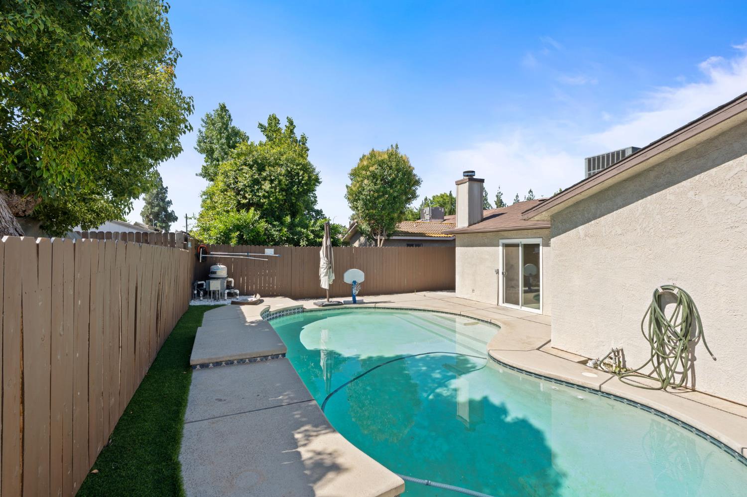 3034 N Marty Ave, Fresno, CA 93722