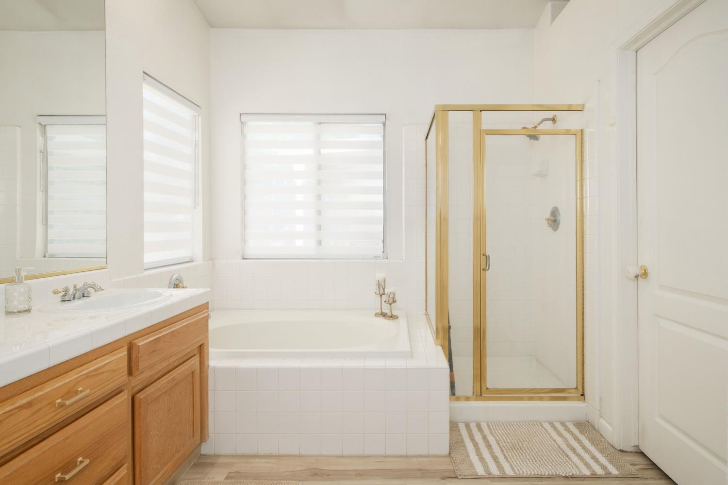 1746 E Chelsea Dr, Fresno, CA 93720