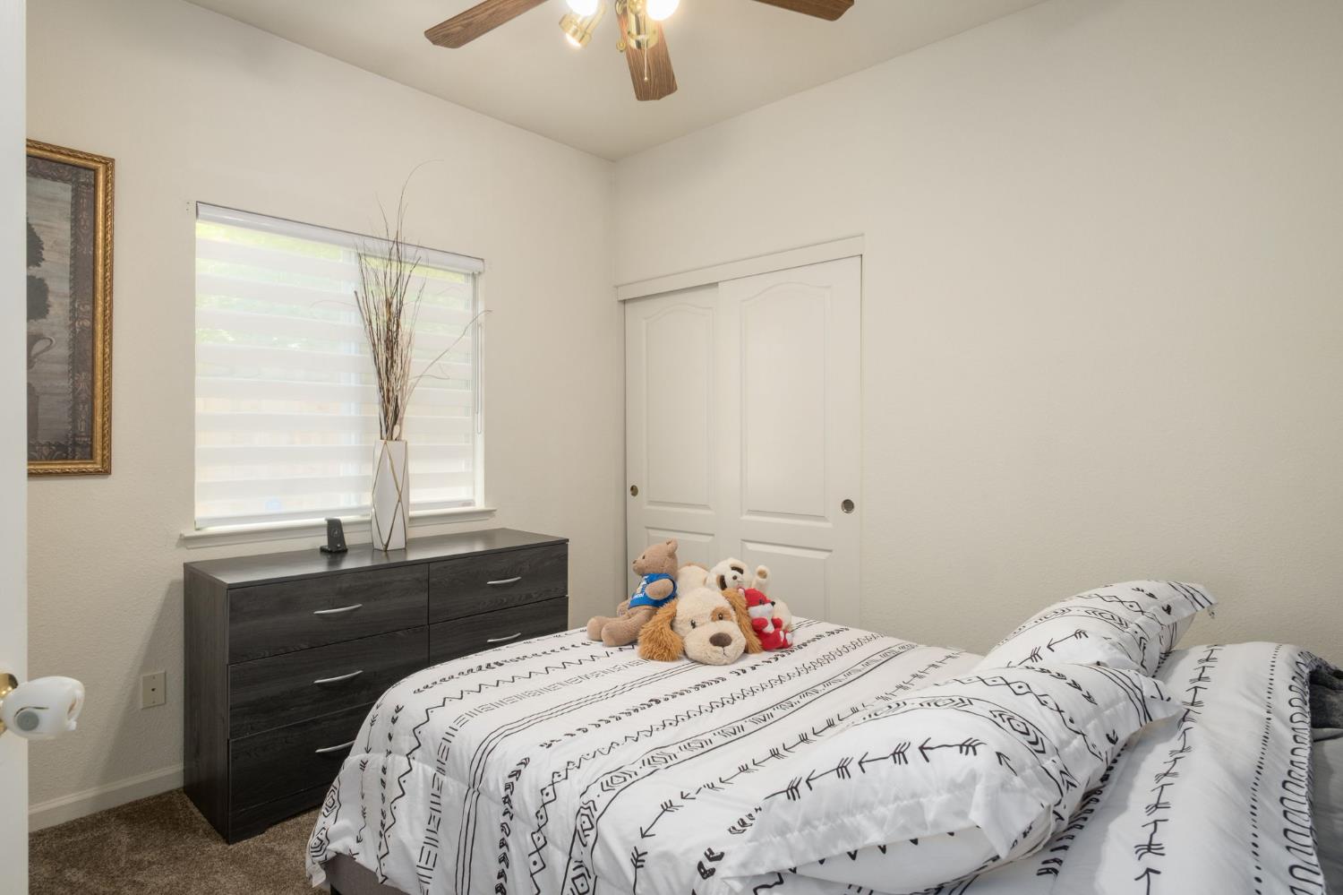 1746 E Chelsea Dr, Fresno, CA 93720