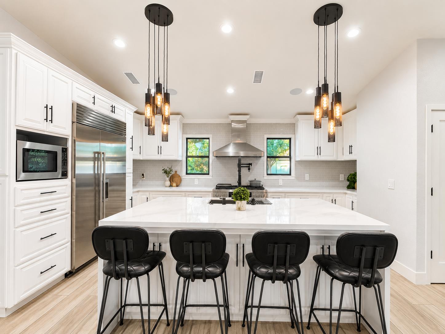 445 E Audubon Dr, Fresno, CA 93720
