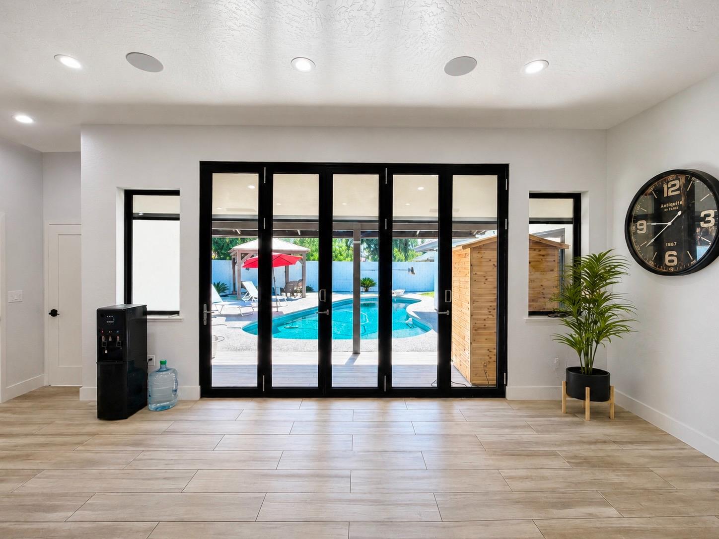 445 E Audubon Dr, Fresno, CA 93720