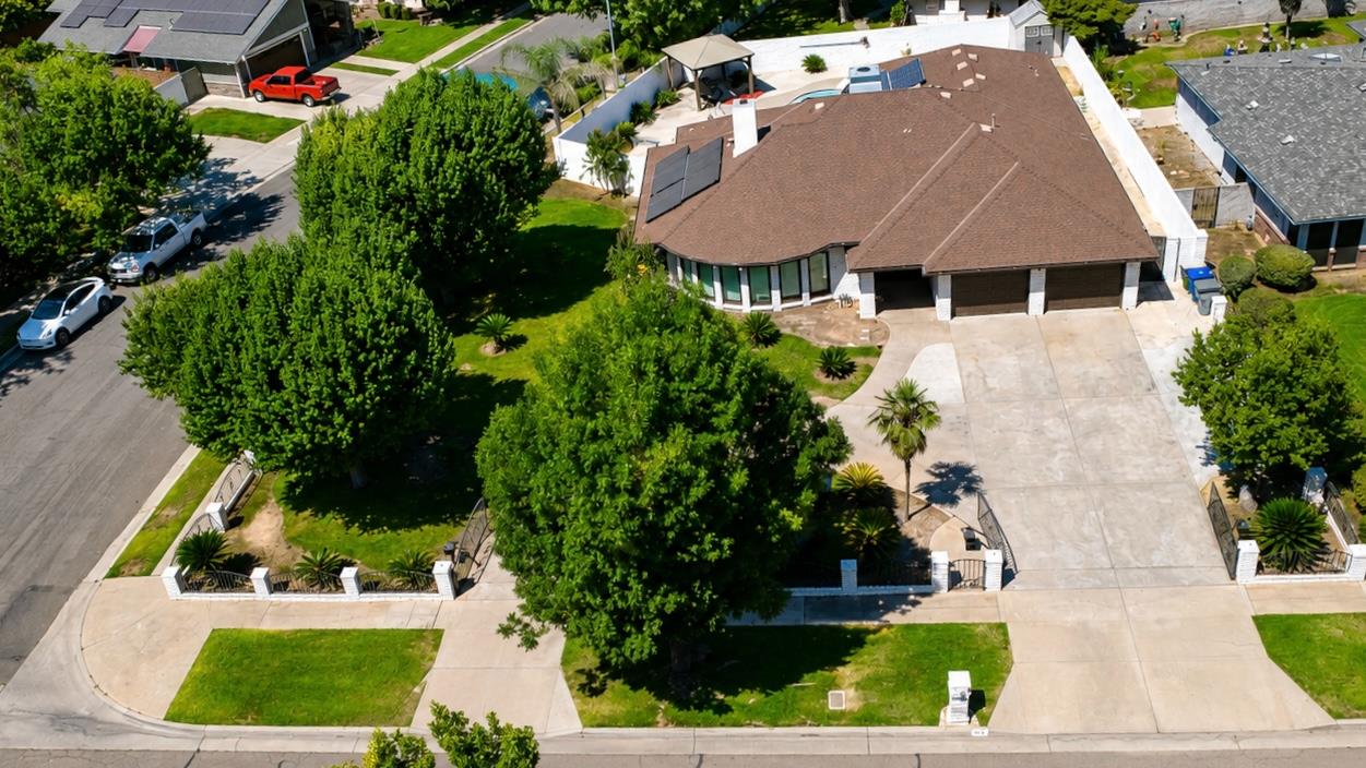 445 E Audubon Dr, Fresno, CA 93720